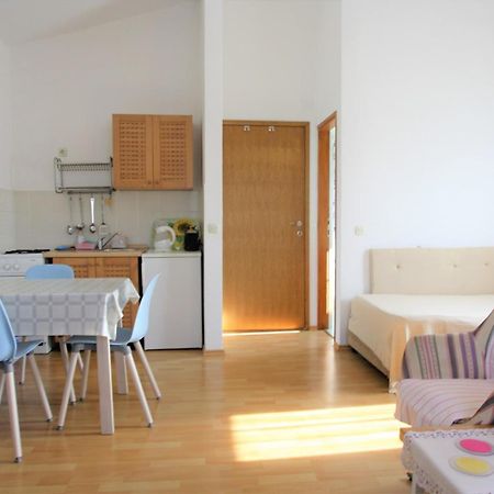 Apartments Pernar ポレッチ 部屋 写真
