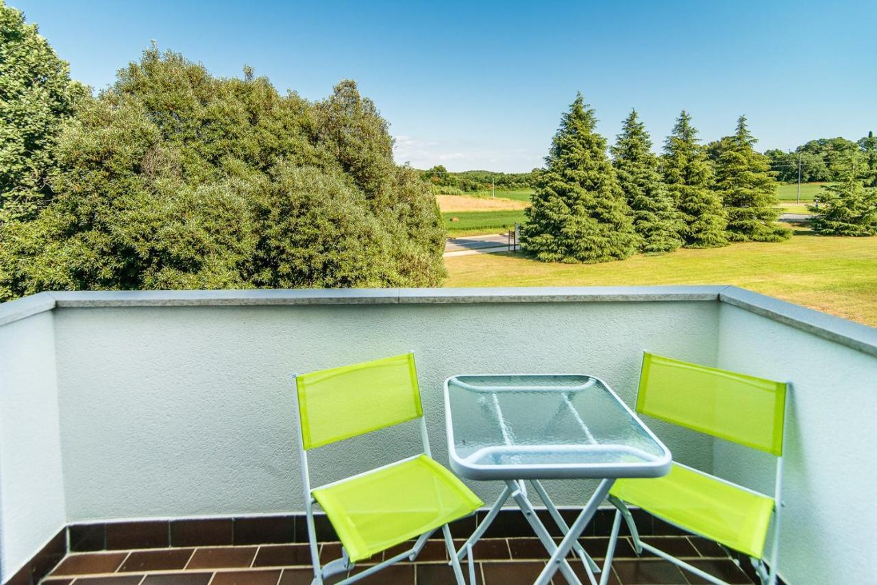 Apartments Pernar ポレッチ エクステリア 写真