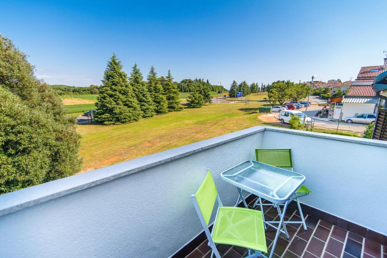 Apartments Pernar ポレッチ エクステリア 写真