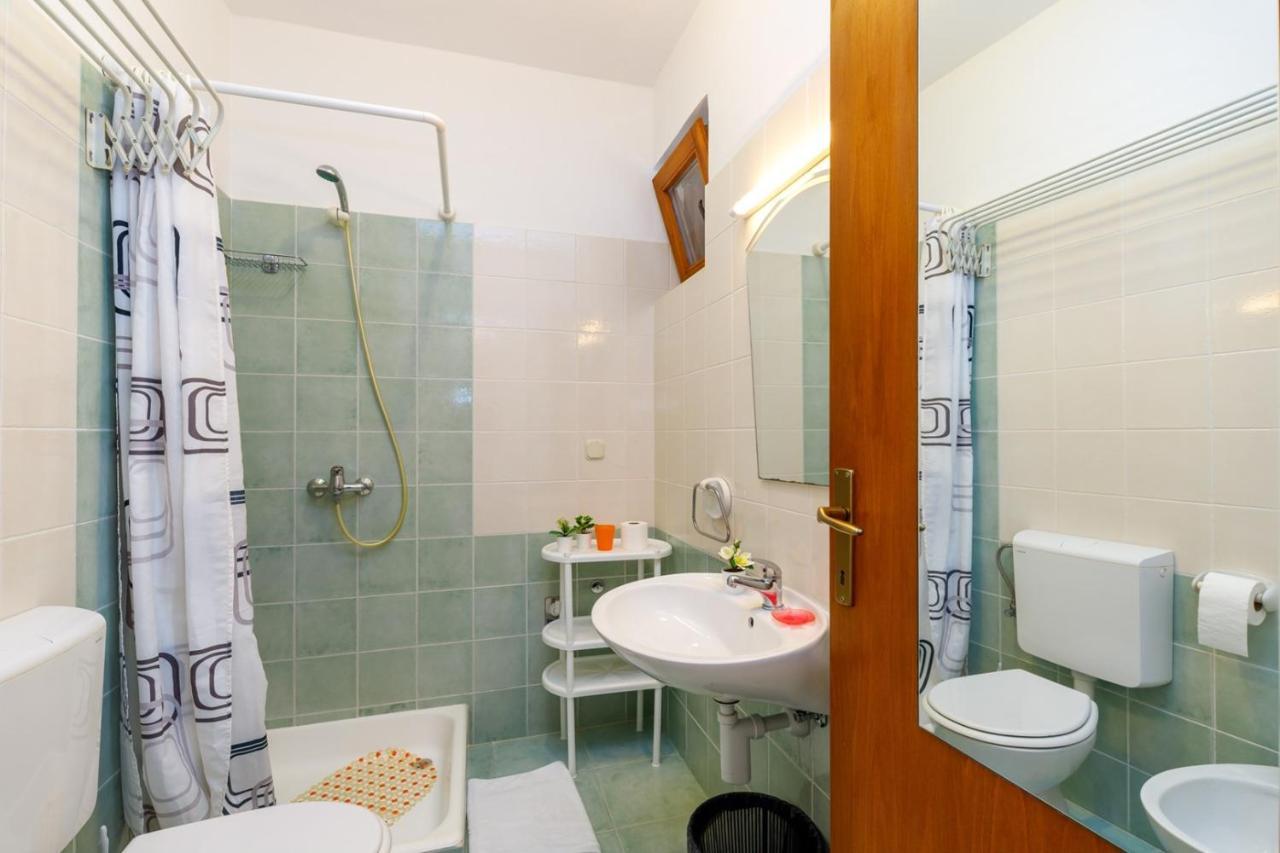 Apartments Pernar ポレッチ エクステリア 写真