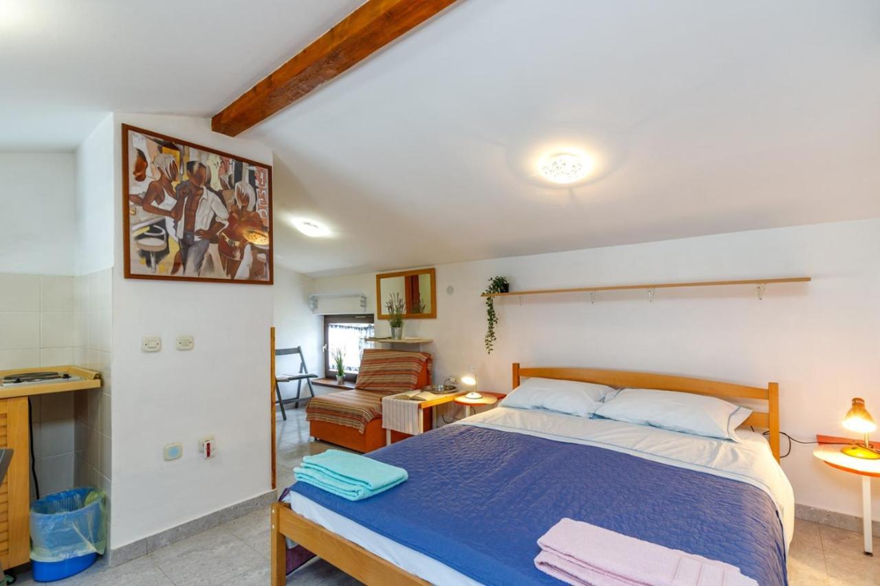 Apartments Pernar ポレッチ エクステリア 写真